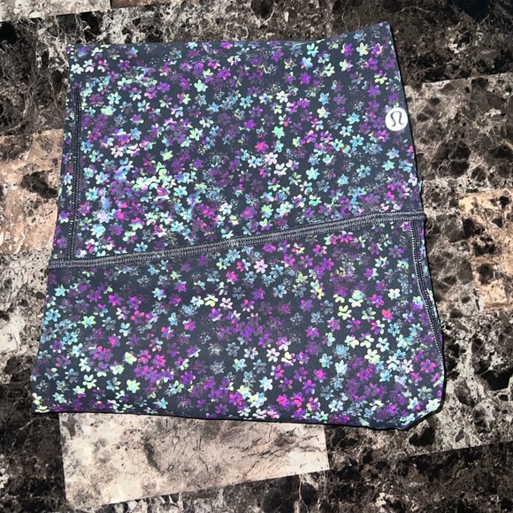 LULULEMON WUNDER UNDER HIGH RISE LEGGINGS FLORAL SIZE 10 EUC - Picture 3 of 6